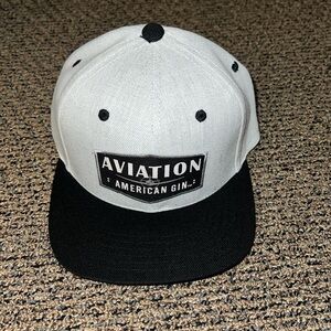 Flat hat snapback aviation gin
